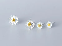 Daisy Flower Stud Earrings - SS076