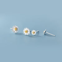 Daisy Flower Stud Earrings - SS076