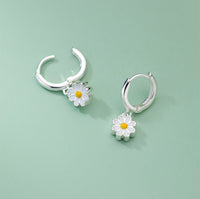 Daisy Flower Huggie earrings-SH061