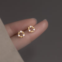 Small Wreath Stud Earrings - ECZ031