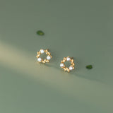 Small Wreath Stud Earrings - ECZ031