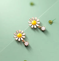 Daisy Flower Silver Stud Earrings gold